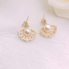 Bông tai Ngọc trai nước ngọt Thiên nhiên Cao cấp - Kiểu treo mẫu con sò tinh tế - SHELL PEARL (6-7ly) - CTJ2302