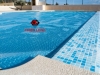 Bạt che hồ bơi tự động sử dụng năng lượng mặt trời - mang đến không gian tiện nghi, hiện đại