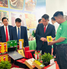 Những điểm nhấn đáng nhớ trong chuyến thăm gian hàng Tân Cương Xanh của Chủ tịch UBND tỉnh Thái Nguyên Nguyễn Thế Mạnh