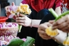 Những điều thú vị trong công đoạn sấy trà sen Tây Hồ không phải ai cũng biết