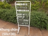 Khung lưới có chân trắng ngang 50 x cao 130 (cm) kèm 20 móc trắng 8cm