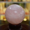Quả cầu thạch anh hồng tự nhiên ĐK 8.3cm - 0.8kg - MTC151