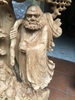 Tượng đạt ma giáo hoá đứng gốc Tùng gỗ Ngọc am