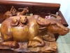 Tượng trâu mèo gỗ hương Gia Lai
