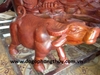 Tượng trâu phong thủy gỗ hương Gia Lai, Cao 23cm rộng 42cm sâu 20cm 
