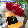 Nhẫn diopside bọc vàng hình vương miện