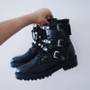 Đôi boots vừa bụi vừa sang chảnh này đang là món đồ hot nhất của Zara, cả Instagram đều đang diện nó