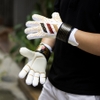 gang-tay-thu-mon-adidas-predator-freak-completition-white-neuer-special-edition