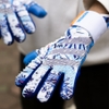 gang-tay-thu-mon-adidas-predator-freak-anticovid19-special-edition