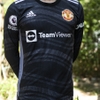 set-quan-ao-thu-mon-gk-manchester-united-dai-tay-den