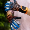 gang-tay-thu-mon-reusch-pure-contact-orange-blue