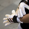 gang-tay-thu-mon-adidas-predator-freak-completition-white-neuer-special-edition