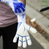 gang-tay-thu-mon-adidas-predator-mutator-2022-white-blue