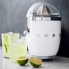 Máy vắt cam Smeg CJF01WHEU màu trắng