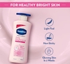 Sữa dưỡng thể Vaseline Healthy White UV Lightening Body Lotion 725ml
