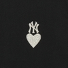 ao-thun-mlb-korea-heart-small-logo-t-shirt-new-york-yankees-black
