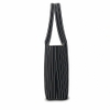tui-mlb-korea-basic-big-logo-knit-tote-bag-new-york-yankees-black