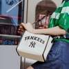 tui-mlb-varsity-basic-canvas-mini-tote-bag-new-york-yankees-black