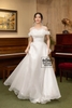 Váy cưới Organza trễ vai trắng hoa ngực xếp ly eo SCD166T