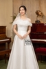 Váy cưới Organza trễ vai trắng hoa ngực xếp ly eo SCD166T