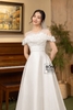 Váy cưới Organza trễ vai trắng hoa ngực xếp ly eo SCD166T