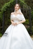 Váy cưới organza trễ vai nơ đai nhọn trắng NCD064