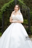 Váy cưới organza trễ vai nơ đai nhọn trắng NCD064