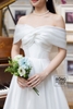 Váy cưới organza trễ vai trắng thắt nơ ngực VC865