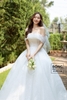 Váy cưới tùng kim sa bi trễ vai ngang trắng kim sa VSRD106