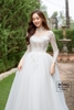 Váy cưới tùng trơn cổ lọ tay cát trắng viền ngọc thon TSRD27