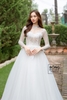 Váy cưới tùng trơn cổ lọ tay cát trắng viền ngọc thon TSRD27