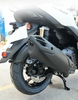de-chan-bun-sau-xe-yamaha-nmax-155-de-con-om-banh-nhua-abs-cao-cap