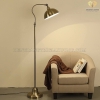 đèn cây góc sofa