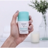 Lăn khử mùi, giúp khô thoáng vùng da dưới cánh tay Vichy Deodorant Traitement Anti Transpirant 48H 50ml