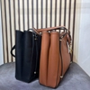 guess-tote-2-mau