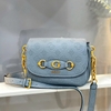 gues5-izzy-peony-flap-logo