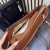 guess-tote-2-mau