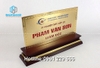 Làm biển chức danh.