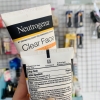 KEM CHỐNG NẮNG DƯỠNG DA NEUTROGENA CLEAR FACE BREAK-OUT FREE SUNSCREEN BROAD SPECTRUM SPF 50 - 88ML