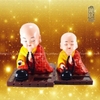 Chú tiểu tụng kinh may mắn bình an