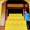 Rèm quây bàn tam cấp