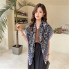 Khăn lụa 110cm họa tiết hoa hồng đen