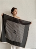 Khăn lụa  vuông 90cm mẫu họa tiết xích - Khăn quấn áo, choàng áo