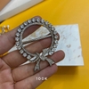 Vòng giữ khăn  dạng luồn khăn