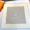 Khăn lụa vuông 90x90cm viền cuộn - kẻ đen trắng