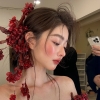 hoa đỏ khô tua rua xiuhe cô dâu chụp ảnh studio - CD242