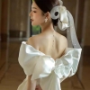 nơ lưới to cài tóc cô dâu mặt sore váy cưới chụp studio -CD210