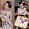 set bộ hoa cài đầu màu tím cô dâu hỷ phục sườn xám chụp hình cưới concept - CD256