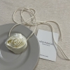 vòng cổ chocker hoa hồng lụa satin cho cô dâu thời trang chụp concept studio - cd 179
