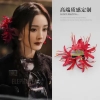 cài tóc cô dâu hoa bỉ ngạn rua rua thời trang chụp concept studio - cd178